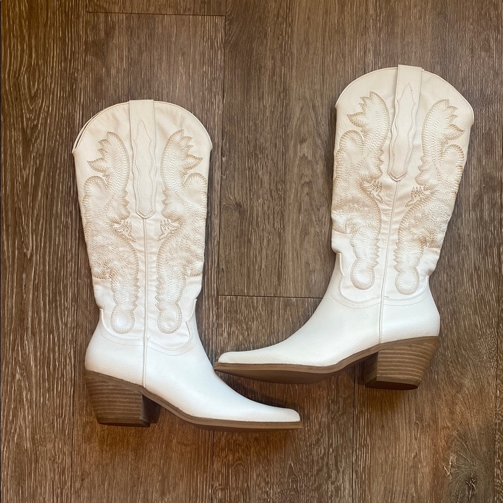 White Western Cowboy Boots